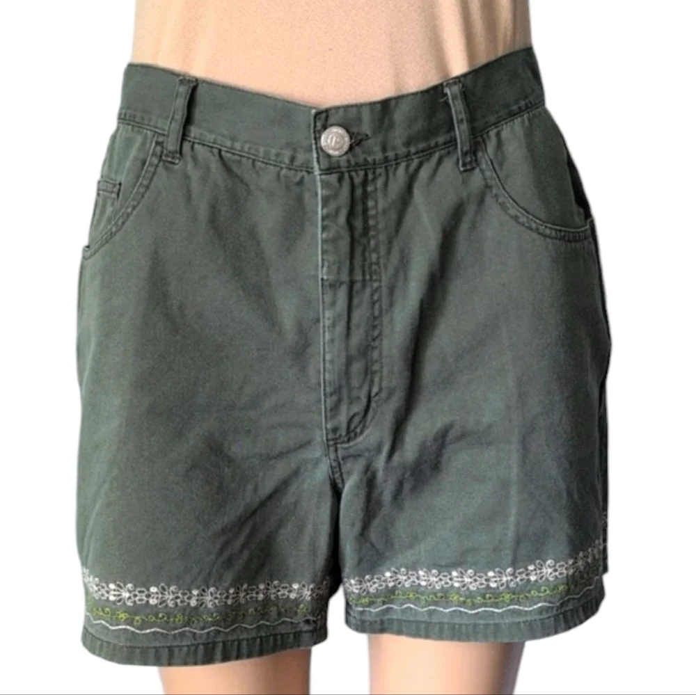 Vintage Reitmans Olive Green Embroidered Shorts SZ 9 - Picture 2 of 9